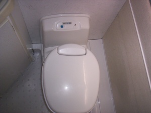 main_otocna-kazetova-toaleta-s-elektrickym-splachovanim.jpg
