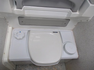 main_kazetova-toaleta-s-elektrickym-splachovanim-8317.jpg