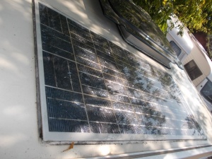 main_solarni-panel-pro-vyrobu-elektriny-k-dobijeni-baterie.jpg