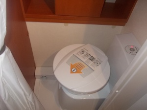 main_toaleta-s-elektrickym-splachovanim-v-koupelne.jpg