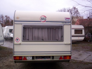 main_karavan-ze-zadni-casti-6032.jpg